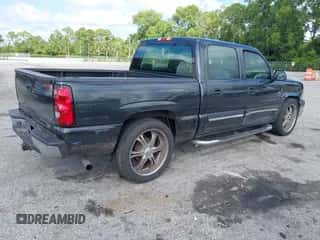 2005 Chevrolet Silverado 1500 LS с VIN 2GCEC13T751252266, выставлен на аукционе IAAI как лот 43352736 с пробегом 185 651 миль миль и . История ставок и продаж доступна на DreamBid. Изображение 4.