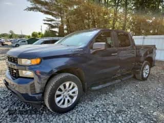 2020 Chevrolet Silverado 1500 Custom z VIN 3GCPYBEHXLG358367, wystawiony jako Copart lot #66214295 z przebiegiem 76 153 mil mil oraz Szkoda całkowita • Salvage title. Historia ofert i sprzedaży dostępna na DreamBid. Obrazek 1.