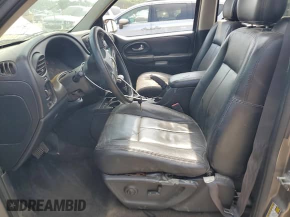 2005 Chevrolet TrailBlazer LT с VIN 1GNDS13S452379831, выставлен на аукционе Copart как лот 61535905 с пробегом 265 030 миль миль и Списание • Salvage title. История ставок и продаж доступна на DreamBid. Изображение 7.