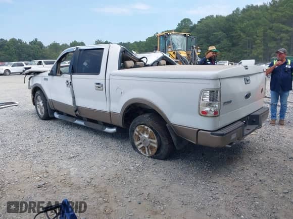 2005 Ford F-150 XLT z VIN 1FTPW12505KD36741, wystawiony jako IAAI lot #43244294 z przebiegiem 108 145 mil mil oraz . Historia ofert i sprzedaży dostępna na DreamBid. Obrazek 3.