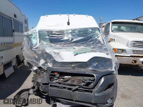 2023 Ram ProMaster Cargo z VIN 3C6MRVJG1PE583543, wystawiony jako IAAI lot #42946881 z przebiegiem 26 701 mil mil oraz . Historia ofert i sprzedaży dostępna na DreamBid. Obrazek 12.