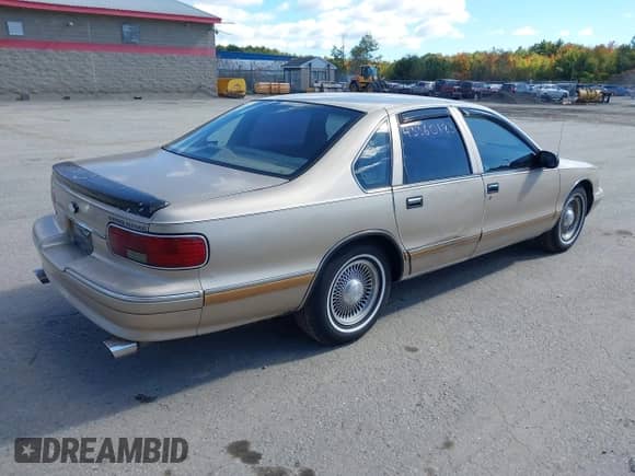 1995 Chevrolet Caprice с VIN 1G1BL52W5SR190190, выставлен на аукционе IAAI как лот 43360183 с пробегом 127 918 миль миль и . История ставок и продаж доступна на DreamBid. Изображение 4.