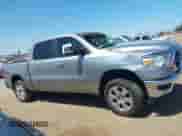 2020 Ram 1500 Big Horn z VIN 1C6RREFG7LN333762, wystawiony jako IAAI lot #42258907 z przebiegiem 51 558 mil mil oraz . Historia ofert i sprzedaży dostępna na DreamBid. Obrazek 13.