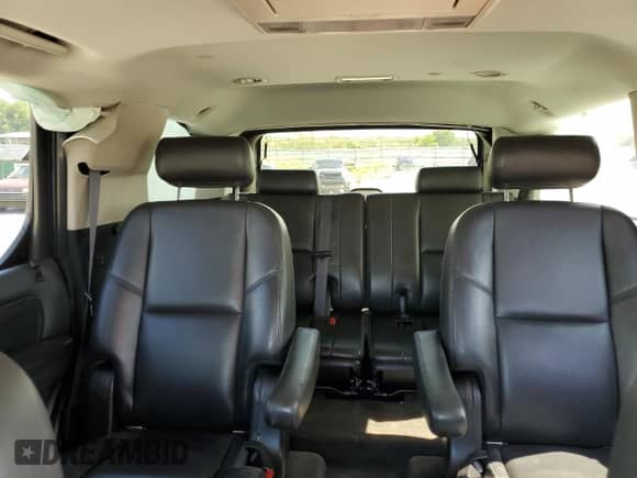 2010 Cadillac Escalade Premium z VIN 1GYUKCEF5AR116005, wystawiony jako Copart lot #66254955 z przebiegiem Nie podano mil oraz Szkoda całkowita • Salvage title. Historia ofert i sprzedaży dostępna na DreamBid. Obrazek 10.