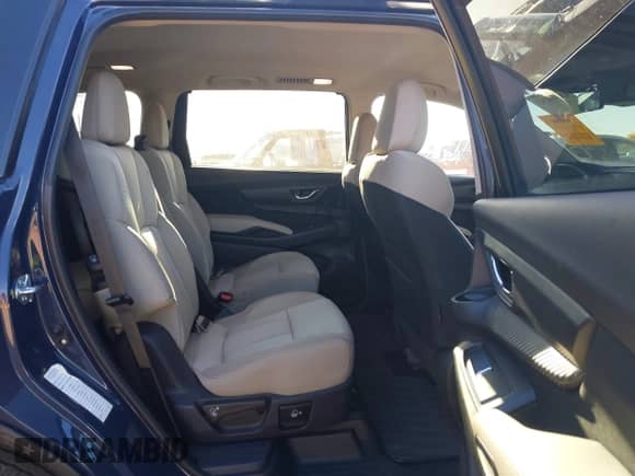 2025 Subaru Ascent Premium с VIN 4S4WMADD6S3401535, выставлен на аукционе IAAI как лот 43540293 с пробегом 21 447 миль миль и . История ставок и продаж доступна на DreamBid. Изображение 8.