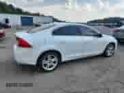 2015 Volvo S60 T5 Premier с VIN YV1612TB5F2317117, выставлен на аукционе Copart как лот 80667715 с пробегом 180 649 миль миль и Списание • Salvage title. История ставок и продаж доступна на DreamBid. Изображение 3.
