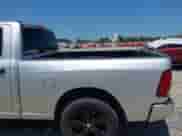 2013 Ram 1500 Express z VIN 1C6RR6FT1DS553131, wystawiony jako IAAI lot #42740236 z przebiegiem 208 491 mil mil oraz . Historia ofert i sprzedaży dostępna na DreamBid. Obrazek 6.