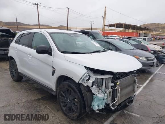 2023 Mitsubishi Outlander ES z VIN JA4ARUAU9PU014995, wystawiony jako IAAI lot #41550250 z przebiegiem 34 388 mil mil oraz . Historia ofert i sprzedaży dostępna na DreamBid. Obrazek 1.