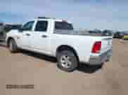 2019 Ram 1500 Express z VIN 1C6RR7KT2KS547458, wystawiony jako IAAI lot #41751397 z przebiegiem 128 523 mil mil oraz . Historia ofert i sprzedaży dostępna na DreamBid. Obrazek 3.