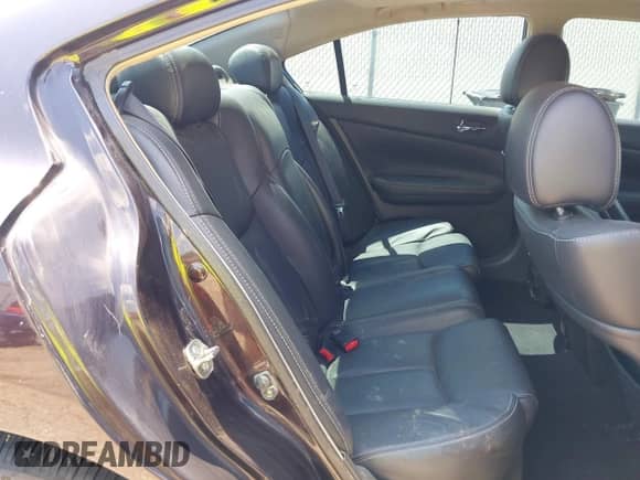 2014 Nissan Maxima SV z VIN 1N4AA5AP1EC476747, wystawiony jako IAAI lot #42981244 z przebiegiem 112 792 mil mil oraz . Historia ofert i sprzedaży dostępna na DreamBid. Obrazek 8.