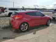 2013 Hyundai Veloster w/Black Int z VIN KMHTC6AD5DU088630, wystawiony jako Copart lot #80093115 z przebiegiem 76 327 mil mil oraz Szkoda całkowita • Salvage title. Historia ofert i sprzedaży dostępna na DreamBid. Obrazek 3.