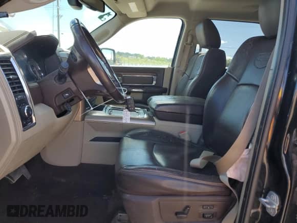 2017 Ram 1500 Limited z VIN 1C6RR7PT2HS722311, wystawiony jako Copart lot #60745175 z przebiegiem 135 798 mil mil oraz Szkoda całkowita • Salvage title. Historia ofert i sprzedaży dostępna na DreamBid. Obrazek 7.