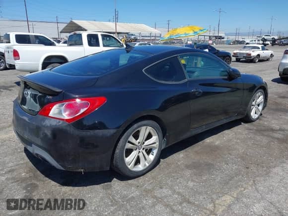 2012 Hyundai Genesis Coupe Premium with VIN KMHHT6KD2CU074431, listed as a IAAI auction lot 43035548 with 202,526 mi miles and . Bid and sale history available at DreamBid. Image 4.