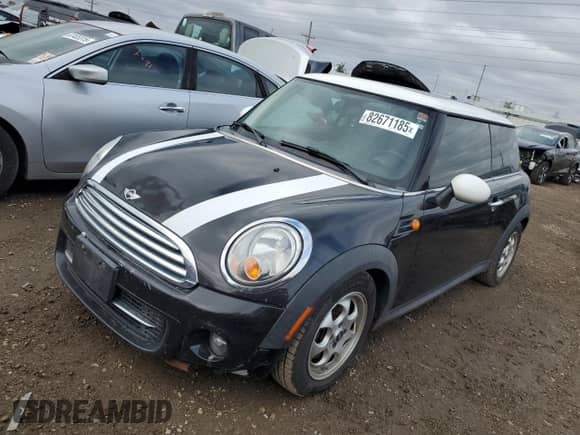 2013 MINI Hardtop with VIN WMWSU3C57DT678722, listed as a Copart auction lot 82671185 with 134,247 mi miles and Clean title. Bid and sale history available at DreamBid. Image 1.