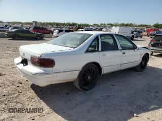 1994 Chevrolet Caprice с VIN 1G1BN52WXRR112699, выставлен на аукционе Copart как лот 52732625 с пробегом 154 047 миль миль и Списание • Salvage title. История ставок и продаж доступна на DreamBid. Изображение 3.