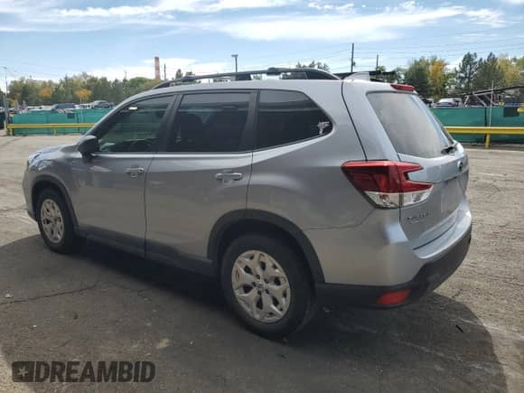 2021 Subaru Forester with VIN JF2SKADC1MH485562, listed as a Copart auction lot 84580195 with 33,498 mi miles and Clean title. Bid and sale history available at DreamBid. Image 2.