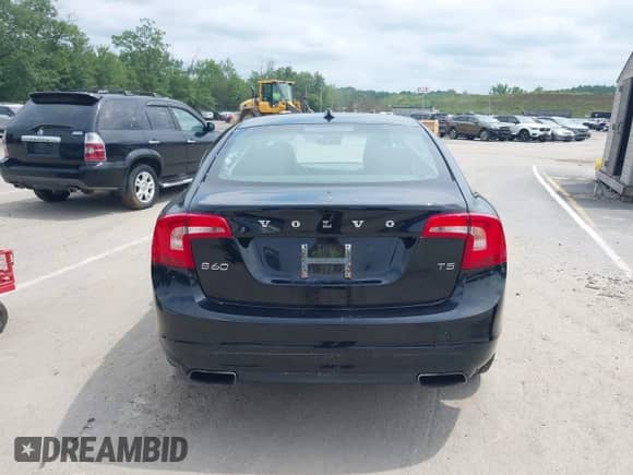 2016 Volvo S60 T5 Drive-E Premier z VIN YV126MFKXG2390847, wystawiony jako IAAI lot #42647884 z przebiegiem 115 397 mil mil oraz . Historia ofert i sprzedaży dostępna na DreamBid. Obrazek 16.