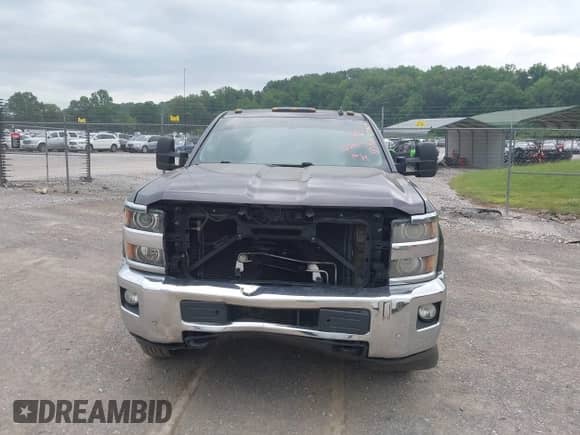 2015 Chevrolet Silverado 3500HD LTZ с VIN 1GC4K0C85FF127359, выставлен на аукционе IAAI как лот 42252408 с пробегом 273 905 миль миль и . История ставок и продаж доступна на DreamBid. Изображение 6.