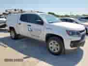 2022 Chevrolet Colorado 2WD Work Truck z VIN 1GCGSBEN9N1138436, wystawiony jako Copart lot #71273895 z przebiegiem 79 551 mil mil oraz Szkoda całkowita • Salvage title. Historia ofert i sprzedaży dostępna na DreamBid. Obrazek 4.
