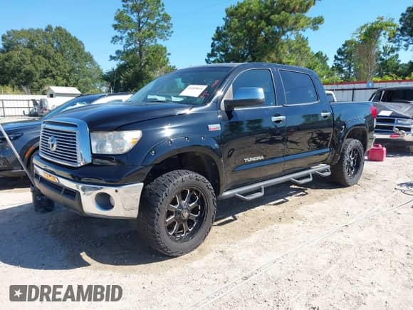 2013 Toyota Tundra Limited с VIN 5TFHW5F18DX298812, выставлен на аукционе IAAI как лот 43409834 с пробегом 304 727 миль миль и . История ставок и продаж доступна на DreamBid. Изображение 17.