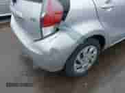 2015 Toyota Prius One z VIN JTDKDTB35F1575641, wystawiony jako IAAI lot #41803870 z przebiegiem 129 286 mil mil oraz . Historia ofert i sprzedaży dostępna na DreamBid. Obrazek 18.