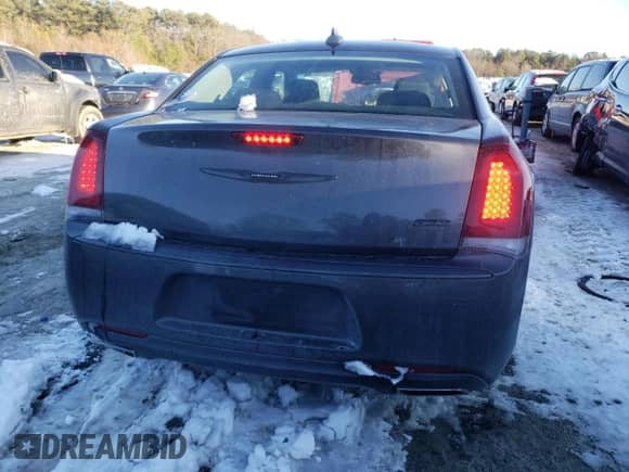 2020 Chrysler 300 Touring L с VIN 2C3CCAAG8LH168673, выставлен на аукционе Copart как лот 87555645 с пробегом 28 019 миль миль и Списание • Salvage title. История ставок и продаж доступна на DreamBid. Изображение 6.