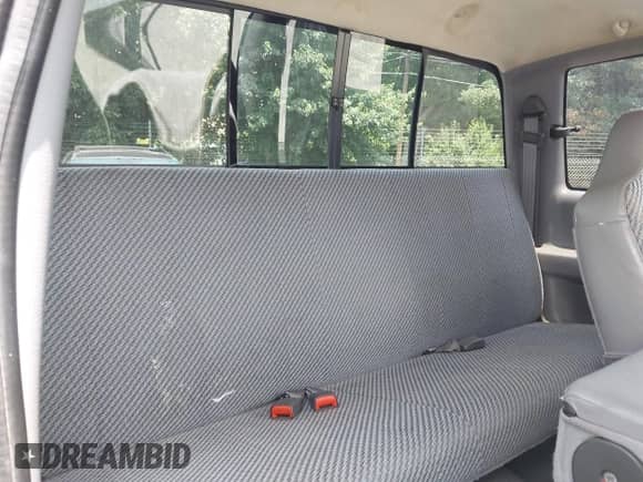 2000 Dodge 1500 with VIN 3B7HF12Z1YG129813, listed as a IAAI auction lot 42611388 with 225,935 mi miles and . Bid and sale history available at DreamBid. Image 8.