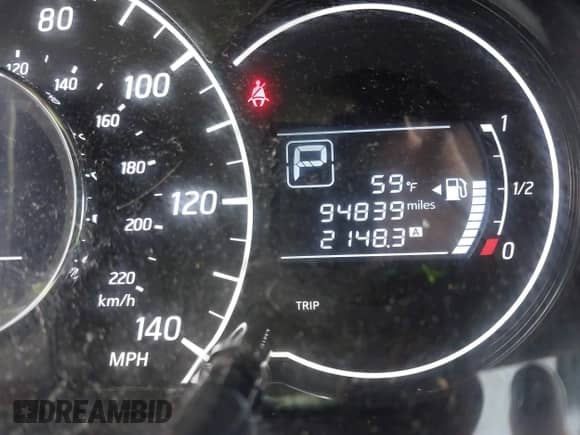 2016 Nissan Note S Plus z VIN 3N1CE2CP5GL371853, wystawiony jako IAAI lot #43313253 z przebiegiem 94 839 mil mil oraz . Historia ofert i sprzedaży dostępna na DreamBid. Obrazek 13.