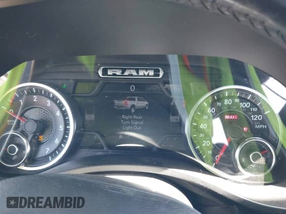 2019 Ram 1500 Big Horn z VIN 1C6RRFFGXKN720097, wystawiony jako IAAI lot #42483480 z przebiegiem 64 633 mil mil oraz . Historia ofert i sprzedaży dostępna na DreamBid. Obrazek 7.