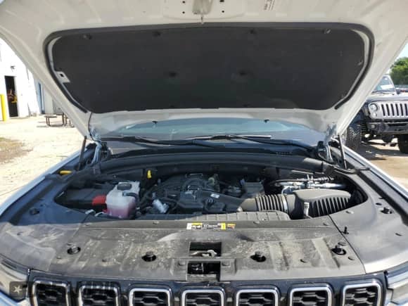 2024 Jeep Grand Cherokee Limited with VIN 1C4RJKBG2R8570185, listed as a Copart auction lot 62215245 with 6,692 mi miles and Salvage title. Bid and sale history available at DreamBid. Image 12.