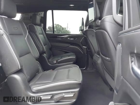 2021 Cadillac Escalade ESV с VIN 1GYS3PKLXMR324178, выставлен на аукционе IAAI как лот 42035022 с пробегом 35 448 миль миль и . История ставок и продаж доступна на DreamBid. Изображение 8.
