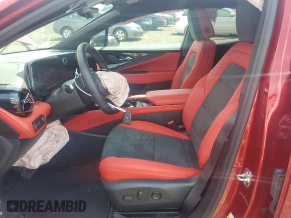 2024 Chevrolet Blazer EV eAWD RS z VIN 3GNKDCRJ4RS284871, wystawiony jako Copart lot #61724825 z przebiegiem 5 638 mil mil oraz Szkoda całkowita • Salvage title. Historia ofert i sprzedaży dostępna na DreamBid. Obrazek 7.