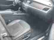 2015 Hyundai Genesis 5.0L z VIN KMHGN4JF8FU024652, wystawiony jako IAAI lot #42821344 z przebiegiem 113 915 mil mil oraz . Historia ofert i sprzedaży dostępna na DreamBid. Obrazek 5.