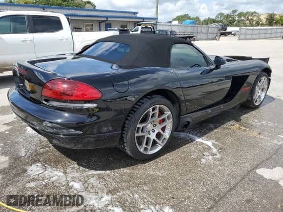 2003 Dodge Viper SRT-10 с VIN 1B3JR65Z43V500286, выставлен на аукционе Copart как лот 62396915 с пробегом 62 198 миль миль и Списание • Salvage title. История ставок и продаж доступна на DreamBid. Изображение 3.