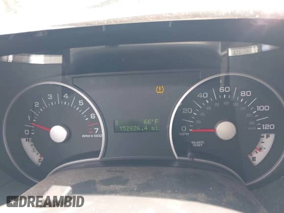 2009 Ford Explorer XLT with VIN 1FMEU63E89UA26903, listed as a IAAI auction lot 43252723 with 152,826 mi miles and . Bid and sale history available at DreamBid. Image 7.