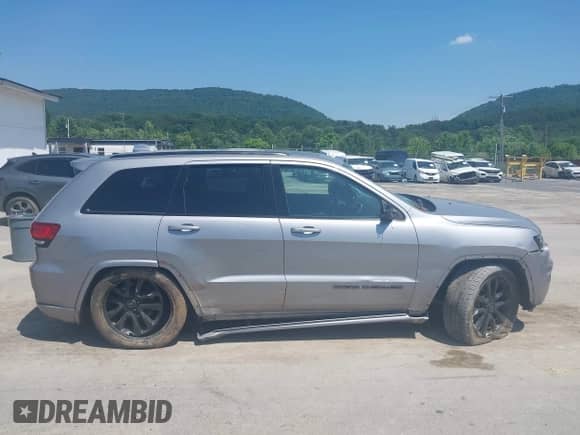2017 Jeep Grand Cherokee Altitude with VIN 1C4RJFAG2HC714631, listed as a IAAI auction lot 42556625 with 89,662 mi miles and . Bid and sale history available at DreamBid. Image 14.