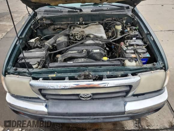 2000 Toyota Tacoma with VIN 4TAWN72N3YZ676085, listed as a Copart auction lot 81598095 with 204,233 mi miles and Salvage title. Bid and sale history available at DreamBid. Image 11.