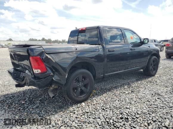 2018 Ram 1500 Big Horn z VIN 1C6RR6LG0JS251834, wystawiony jako Copart lot #48784955 z przebiegiem 83 747 mil mil oraz Szkoda całkowita • Salvage title. Historia ofert i sprzedaży dostępna na DreamBid. Obrazek 3.