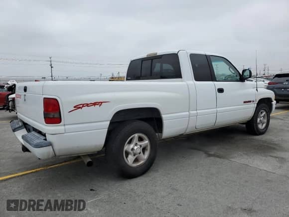 1998 Dodge 1500 с VIN 1B7HC13Z0WJ104596, выставлен на аукционе Copart как лот 55744965 с пробегом 184 017 миль миль и Списание • Salvage title. История ставок и продаж доступна на DreamBid. Изображение 3.