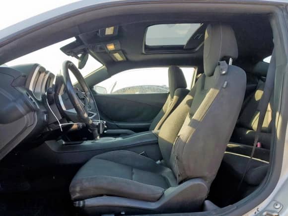 2011 Chevrolet Camaro 1LT z VIN 2G1FB1ED7B9101110, wystawiony jako Copart lot #85895425 z przebiegiem 176 312 mil mil oraz Czysty tytuł • Clean title. Historia ofert i sprzedaży dostępna na DreamBid. Obrazek 7.