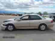 2001 Honda Accord EX z VIN 1HGCG16551A003412, wystawiony jako IAAI lot #43313856 z przebiegiem 277 413 mil mil oraz . Historia ofert i sprzedaży dostępna na DreamBid. Obrazek 14.