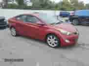2013 Hyundai Elantra GLS z VIN KMHDH4AE6DU742263, wystawiony jako Copart lot #84746445 z przebiegiem 133 710 mil mil oraz Szkoda całkowita • Salvage title. Historia ofert i sprzedaży dostępna na DreamBid. Obrazek 4.