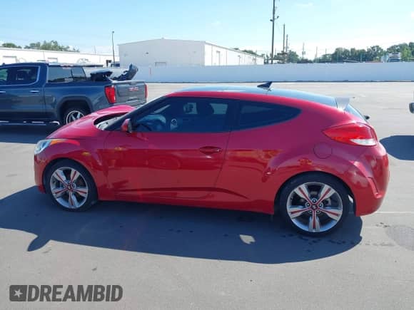 2016 Hyundai Veloster с VIN KMHTC6AD5GU291974, выставлен на аукционе IAAI как лот 43224663 с пробегом 122 718 миль миль и . История ставок и продаж доступна на DreamBid. Изображение 14.