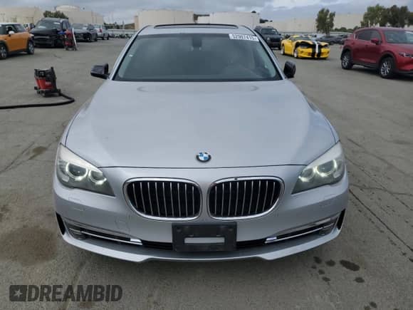 2013 BMW 7 Series 750i с VIN WBAYA8C57DC996498, выставлен на аукционе Copart как лот 52907415 с пробегом 109 405 миль миль и Списание • Salvage title. История ставок и продаж доступна на DreamBid. Изображение 5.
