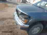 2006 Chevrolet Colorado 1LT z VIN 1GCDT196368234780, wystawiony jako IAAI lot #41443916 z przebiegiem Nie podano mil oraz . Historia ofert i sprzedaży dostępna na DreamBid. Obrazek 13.