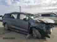 2025 Toyota Sienna XLE z VIN 5TDYRKECXSS253740, wystawiony jako Copart lot #84622725 z przebiegiem 6 096 mil mil oraz Nie do naprawy • Non repairable. Historia ofert i sprzedaży dostępna na DreamBid. Obrazek 4.