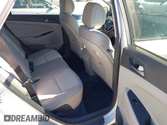 2016 Hyundai Tucson Sport z VIN KM8J33A25GU224084, wystawiony jako IAAI lot #41827851 z przebiegiem 153 348 mil mil oraz . Historia ofert i sprzedaży dostępna na DreamBid. Obrazek 8.