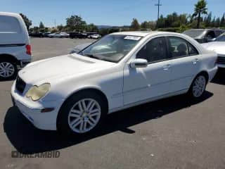 2001 Mercedes-Benz C 320 с VIN WDBRF64J01F030592, выставлен на аукционе Copart как лот 62427805 с пробегом 176 872 миль миль и Списание • Salvage title. История ставок и продаж доступна на DreamBid. Изображение 1.