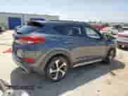 2018 Hyundai Tucson Value z VIN KM8J33A29JU805224, wystawiony jako Copart lot #66704535 z przebiegiem 120 609 mil mil oraz Czysty tytuł • Clean title. Historia ofert i sprzedaży dostępna na DreamBid. Obrazek 3.