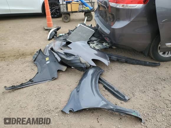 2013 Toyota Sienna XLE AAS with VIN 5TDYK3DC3DS310035, listed as a Copart auction lot 68020445 with 143,125 mi miles and Salvage title. Bid and sale history available at DreamBid. Image 13.